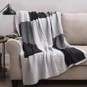 NWOT Knitted patterned throw, light gray, dark gray, charcoal
